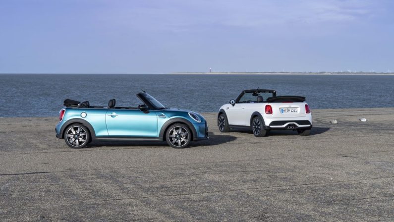 Voglia d’estate con la Mini Cabrio Seaside Edition