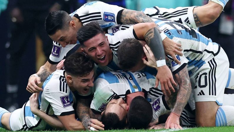 Francia battuta ai rigori, Argentina campione del mondo