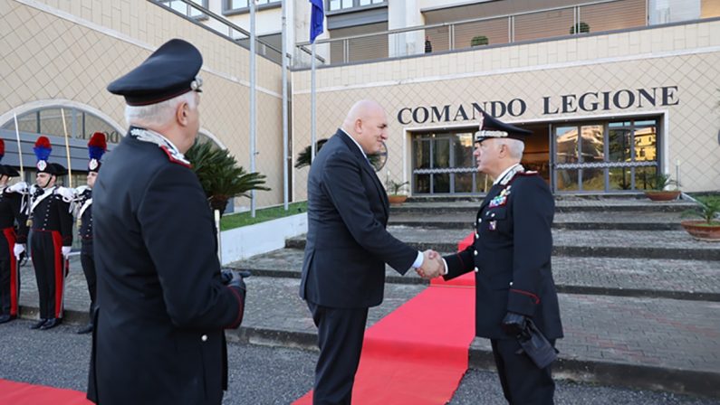 Crosetto in Calabria: «Lo Stato è vicino a questa terra e ai carabinieri»