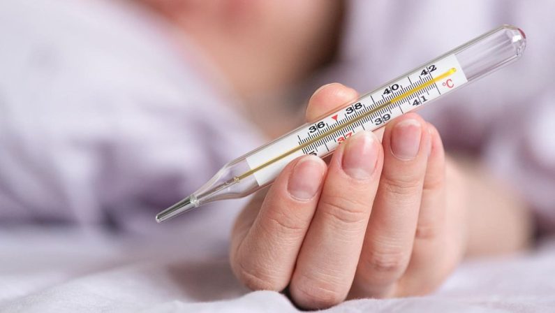 Allarme influenza: peggio del covid, boom di casi e picco a Natale