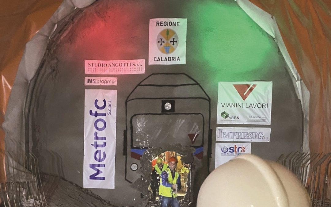 L'abbattimento dell'ultimo diaframma della galleria della metro di Catanzaro