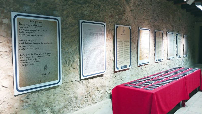 La mostra “Andrea Camilleri, l’inventore di mondi” al via al Sistema bibliotecario vibonese