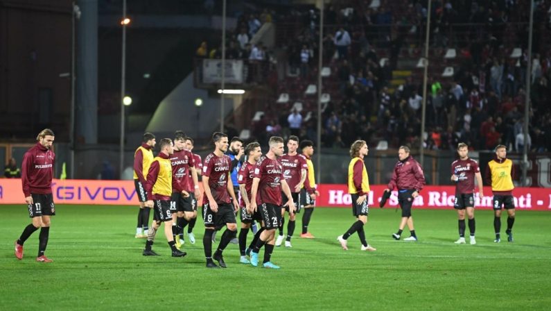 Serie B, la capolista Frosinone schianta la Reggina al Granillo