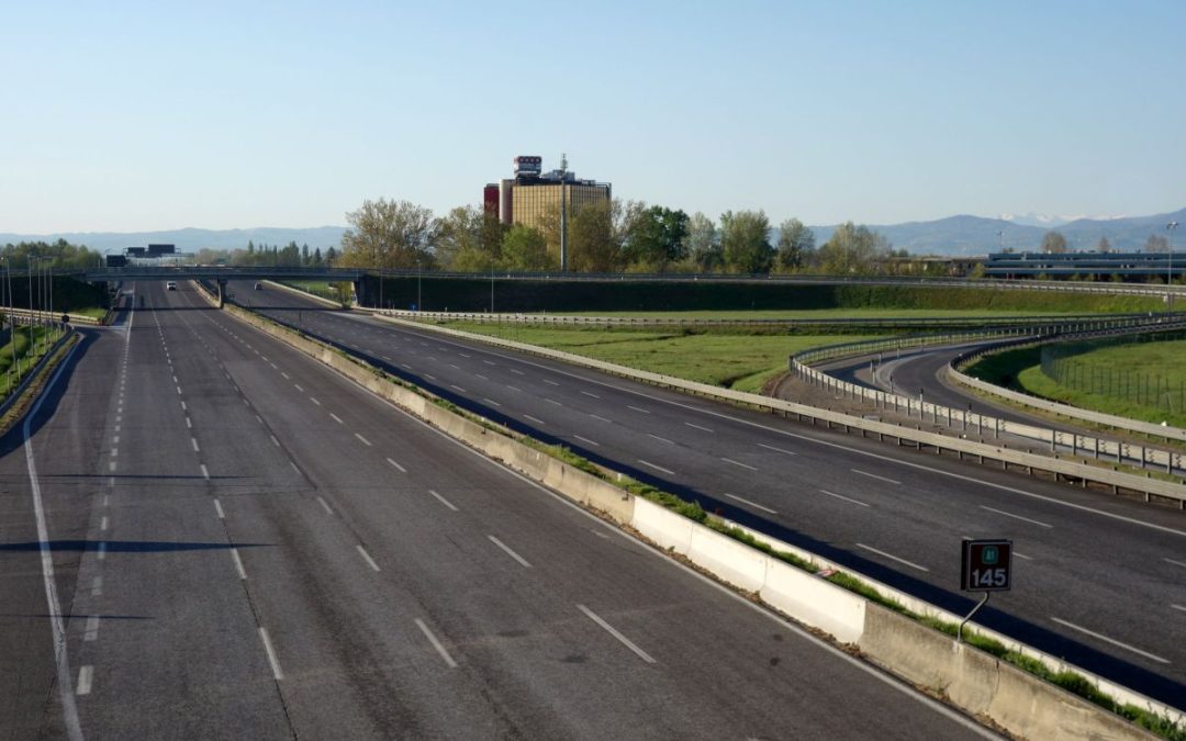 Scontri in autostrada fra i tifosi di Napoli e Roma