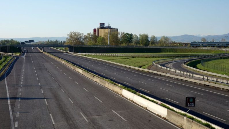 Scontri in autostrada fra i tifosi di Napoli e Roma