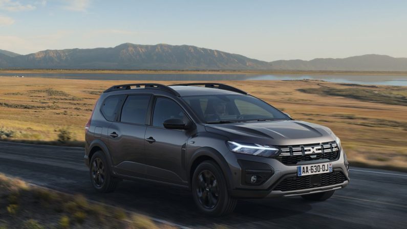 Jogger Hybrid 140, la prima ibrida della gamma Dacia