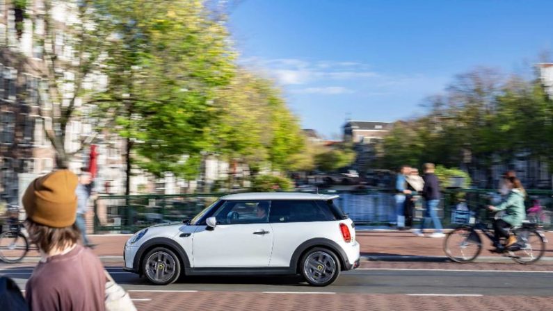 Mini, nel 2022 domanda in crescita per i modelli elettrificati