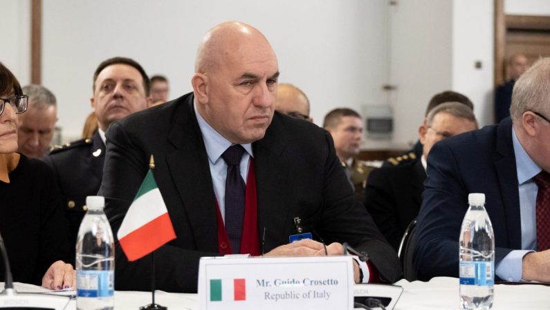 Ucraina, Crosetto al Gruppo di Contatto “Impegno comune per sostegno”