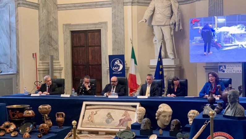 60 reperti archeologici tornano in Italia dagli Stati Uniti