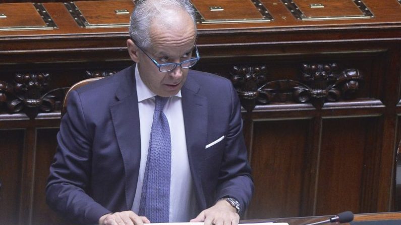 Cospito, Piantedosi “Non ci faremo condizionare”