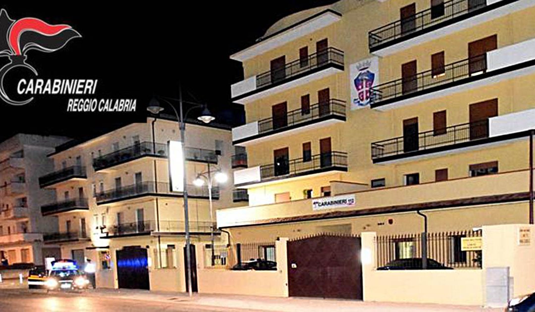 Reggio Calabria, violenze su moglie e amante, arrestato uomo