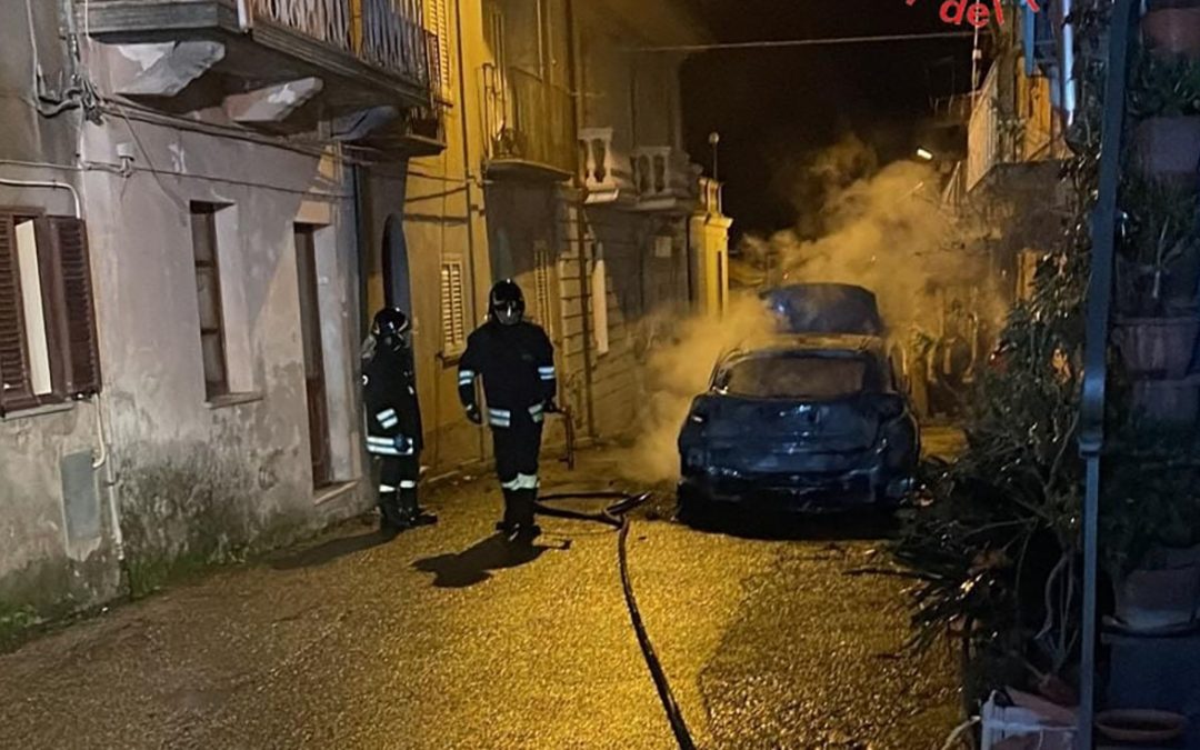 L'incendio dell'auto