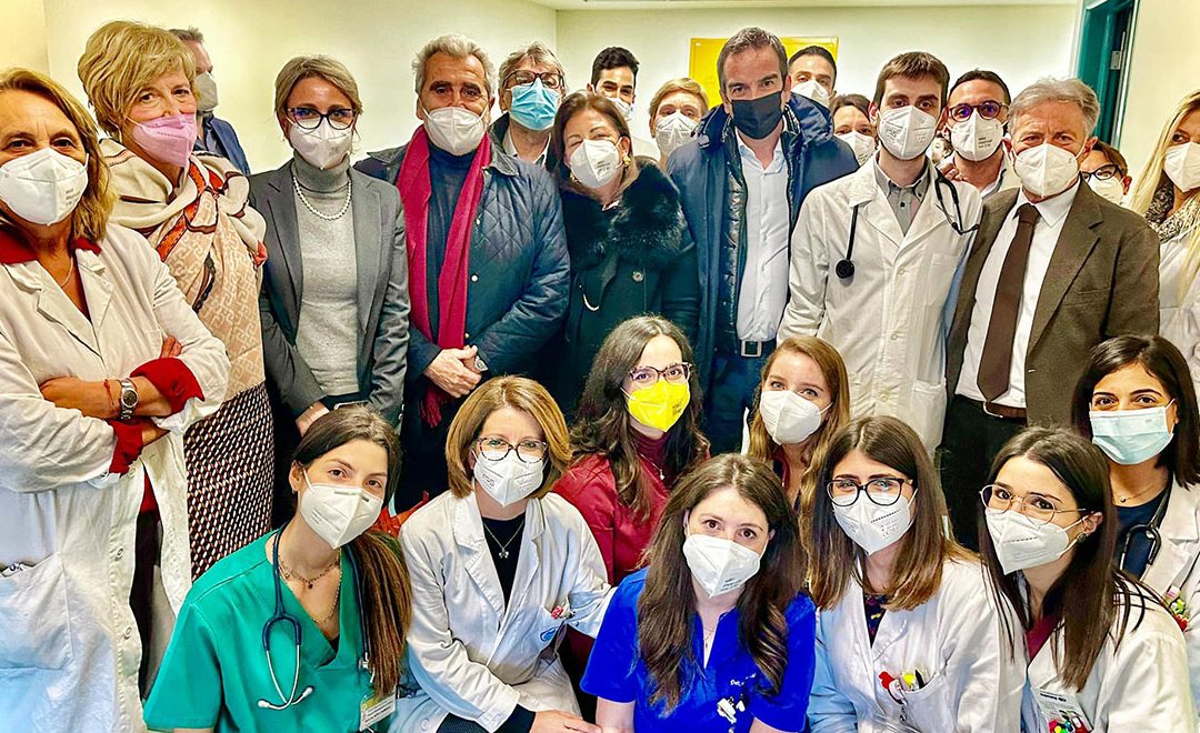 Roberto Occhiuto insieme ai pediatri del Bambin Gesù al Mater Domini a Catanzaro