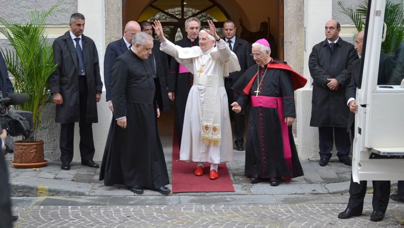 Lo storico viaggio a Lamezia Terme di Papa Ratzinger
