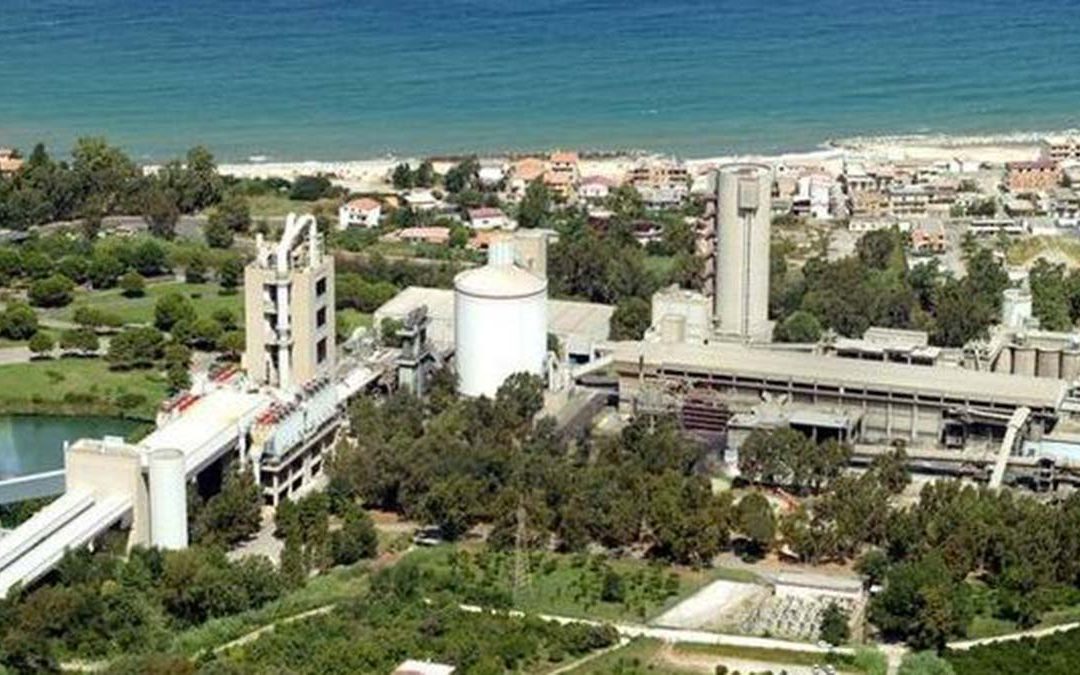 Una veduta dall’altro de sito dell'ex Italcementi di Vibo Marina