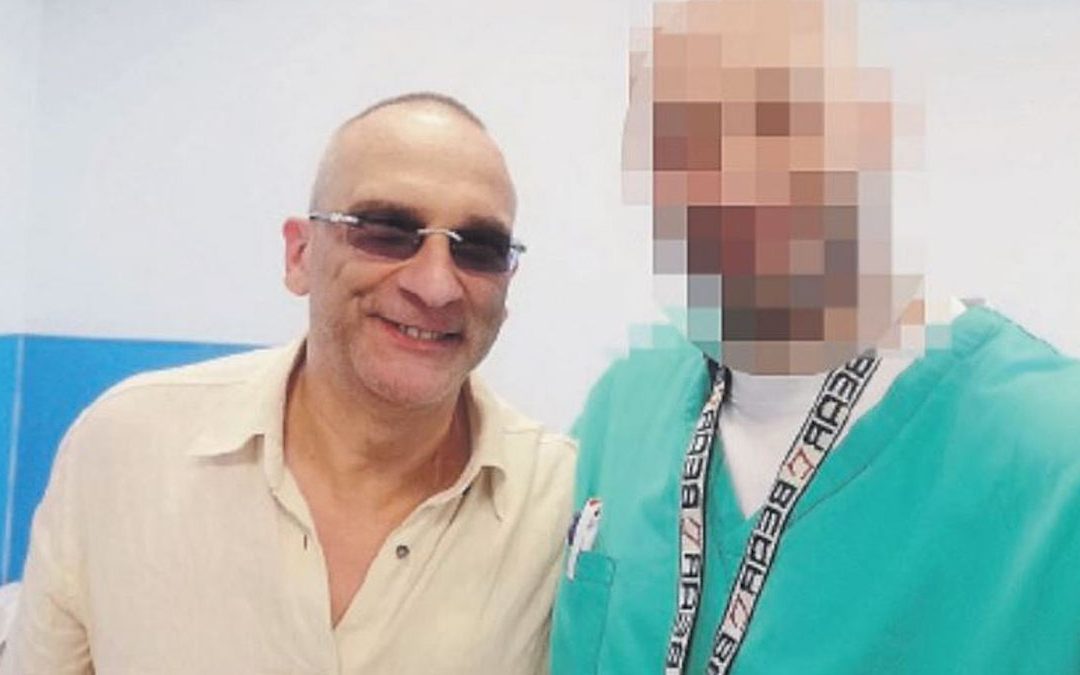 Il selfie di Matteo Messina Denaro con un medico