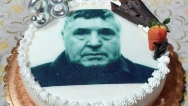 La denuncia di Masciari: «In Calabria torta di compleanno con la foto di Riina»