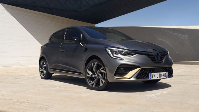 Renault Clio E-Tech Hybrid, porta avanti la Renaulution