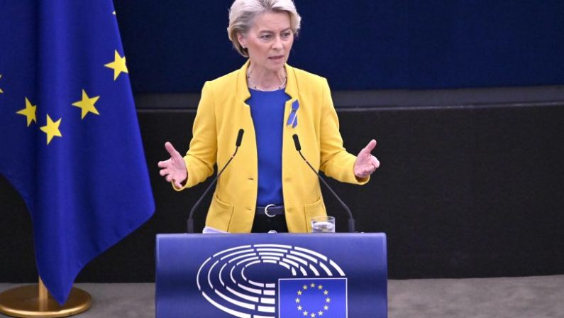 Ucraina, von der Leyen “Privare la Russia dei mezzi per fare la guerra”
