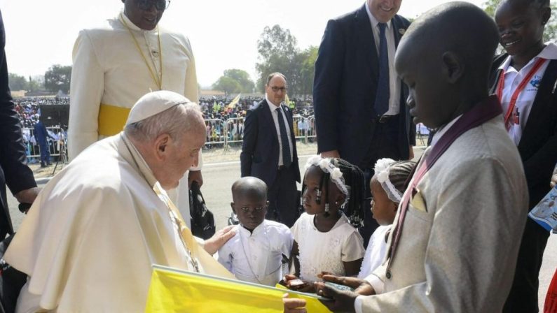 Papa Francesco a Giuba: «Deponiamo le armi dell’odio e della vendetta»