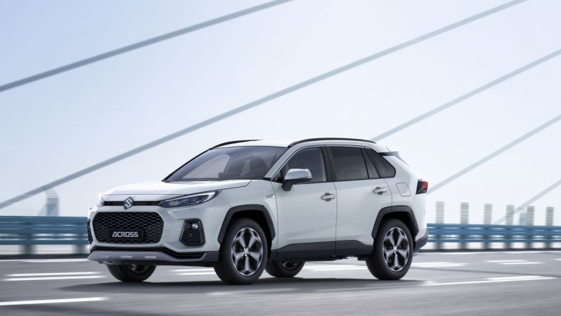 Suzuki presenta la nuova Across Plug-in