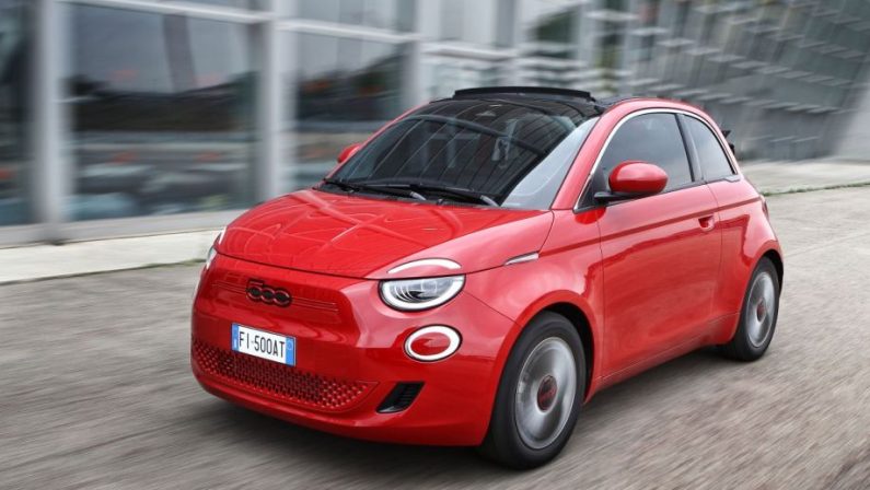 Fiat 500, ricariche illimitate con il noleggio Pay per use