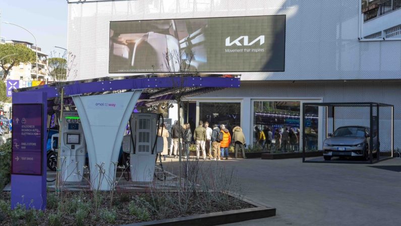Kia inaugura Energy House a Roma, store dedicato all’elettrificazione