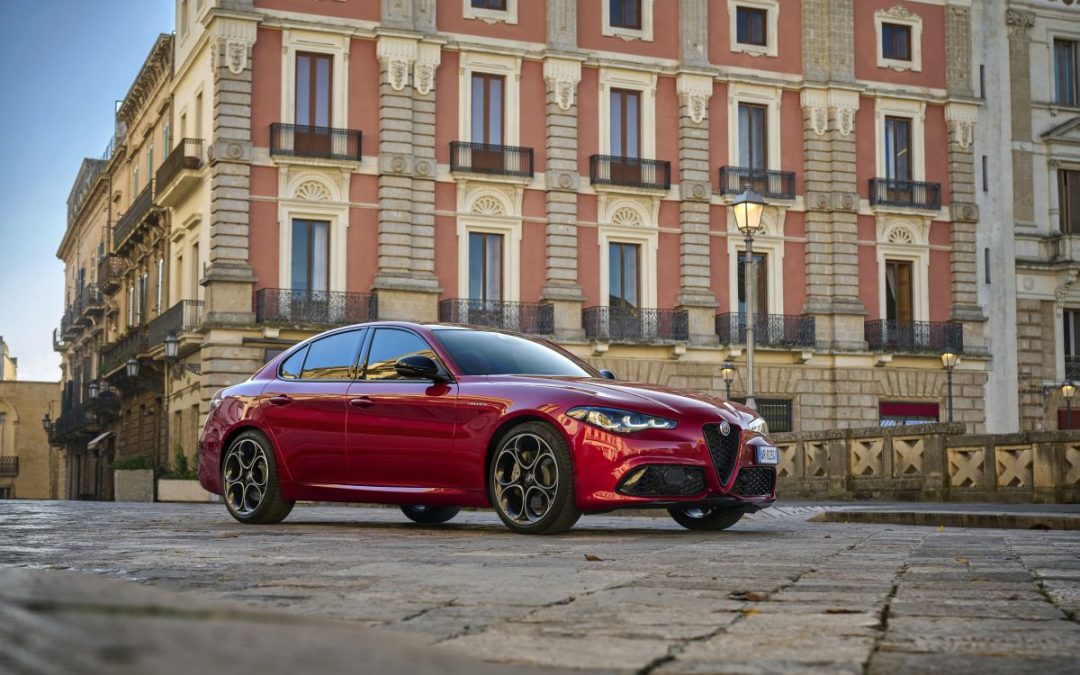 Arrivano negli showroom le nuove Alfa Romeo Giulia e Stelvio