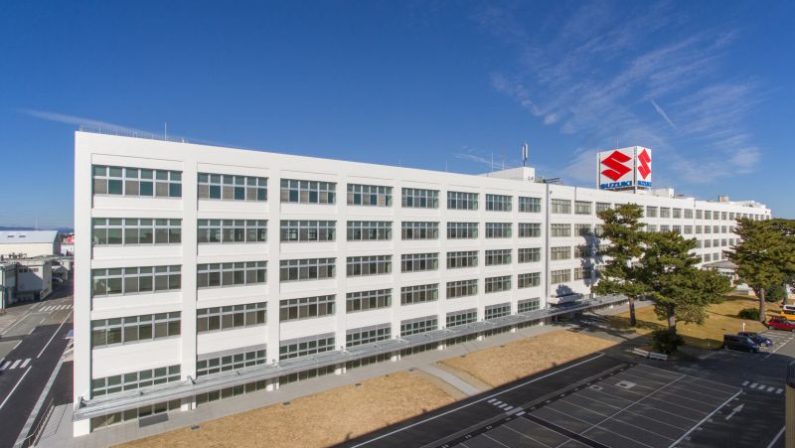 Suzuki annuncia la strategia di crescita fino al 2030
