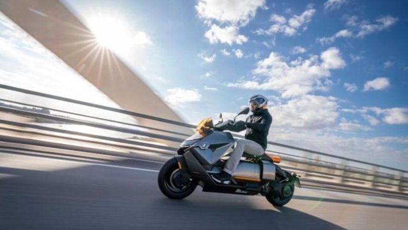 Bmw, nel 2022 record di vendite per moto e scooter
