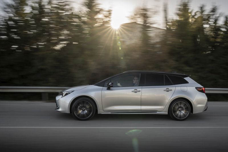 Nuova Toyota Corolla, migliorano prestazioni ed efficienza