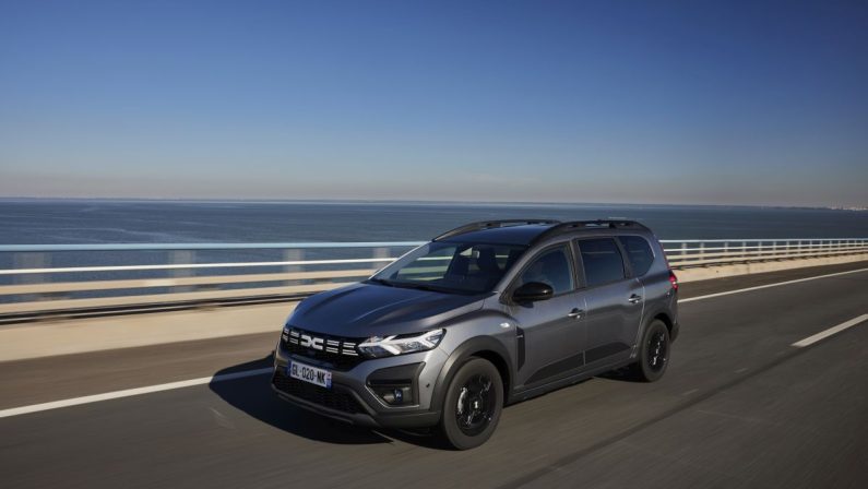 Dacia Jogger Hybrid 140, ideale per le famiglie