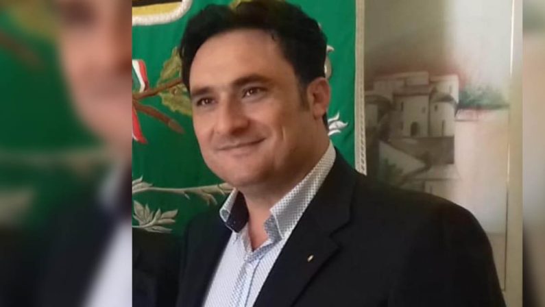 Tragedia alle Primarie Pd a Reggio, scrutatore muore durante lo spoglio