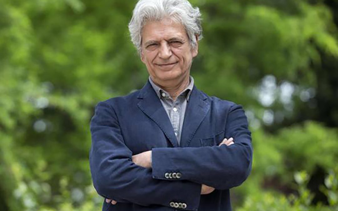 Fabrizio Bentivoglio, protagonista della serie "Le avventure di Carlo Monterossi"