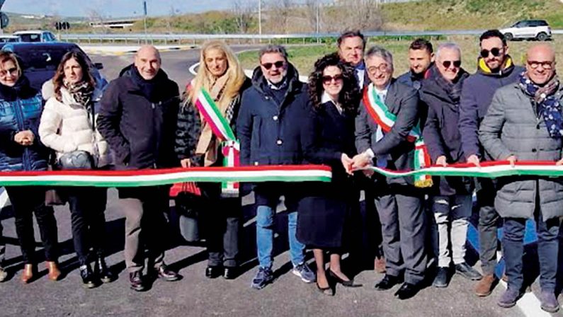 Puglia e Basilicata più vicine: inaugurato lo svincolo che unisce Bradanica e 96 bis