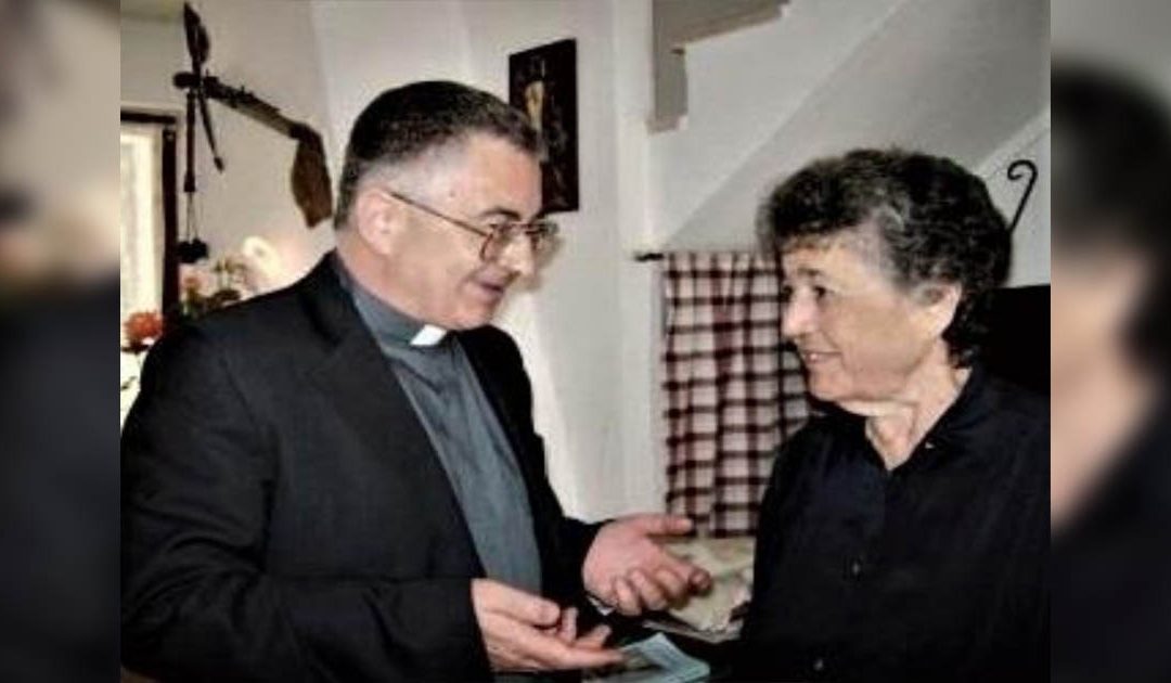 Il vescovo Luigi Renzo assieme a Natuzza Evolo