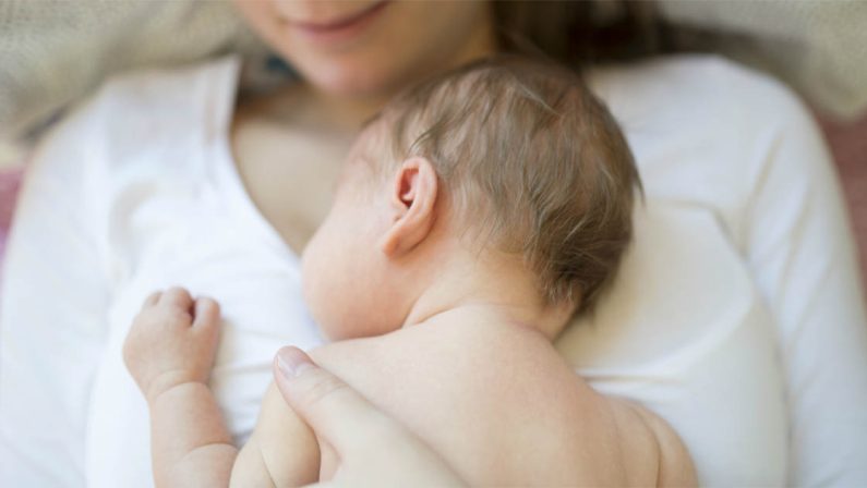 Parto in casa grazie alla videochiamata per una mamma del Barese