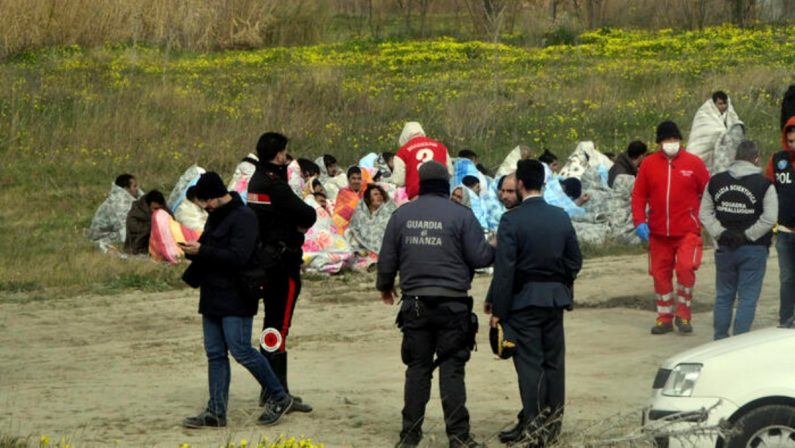 Naufragio di Steccato di Cutro, fermati tre scafisti