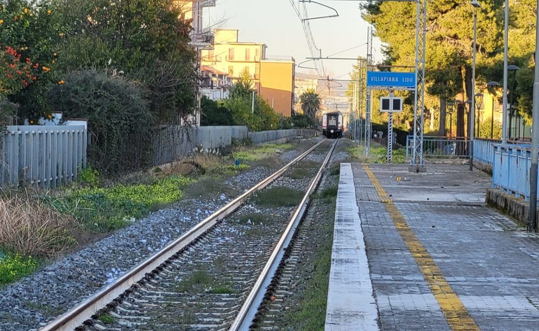 «Date più treni e mezzi a noi cittadini appiedati»