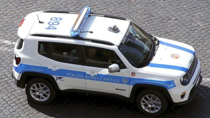 Stellantis, 40 Jeep Renegade 4xe per la Polizia locale di Roma