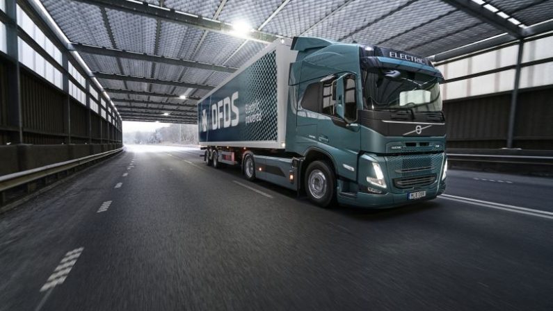 Volvo consegna 20 veicoli elettrici a società logistica Dfds