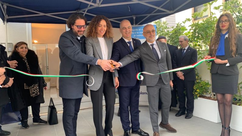 Banca Mediolanum, nuovo ufficio dei consulenti finanziari a Paola