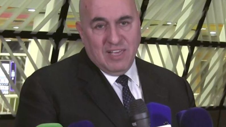 Migranti, Crosetto “Ue e Nato vigilino su infiltrazioni russe in Africa”