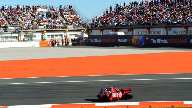 Bagnaia subito a segno, vince la gara sprint di Portimao