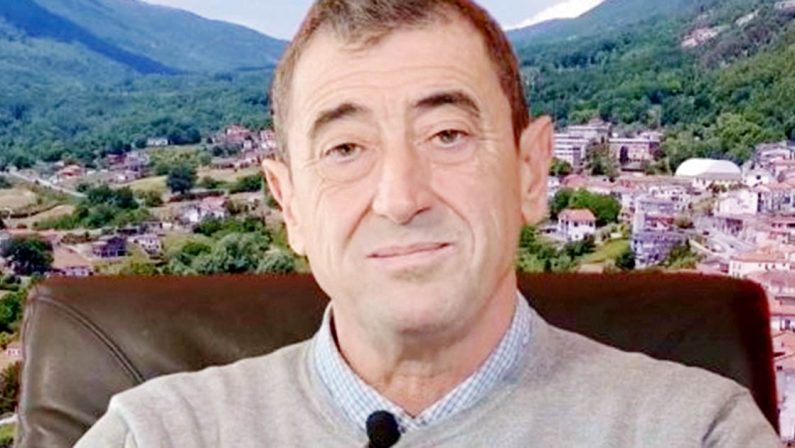 Castelluccio, il sindaco sospeso lascia, Paolo Campanella si dimette