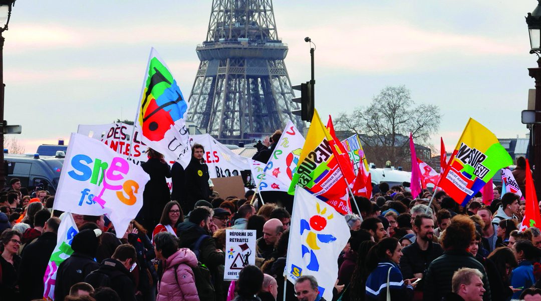 Proteste a Parigi contro la riforma delle pensioni