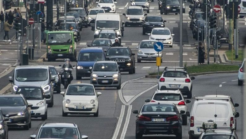 Cresce a giugno il mercato dell’auto: +9,19% su base annua in Italia