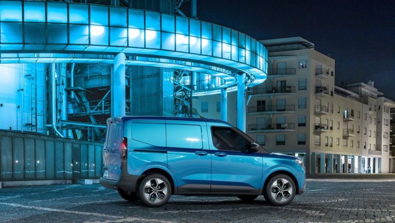 Ford, con E-Transit Courier amplia gamma a zero emissioni