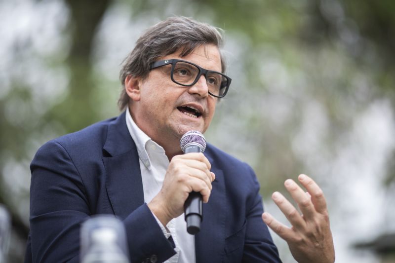Terzo Polo, Calenda “Renzi sciolga Iv e faccia chiarezza”