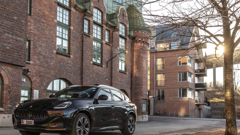 Prima mondiale di Maserati Grecale Folgore al Salone di Shanghai